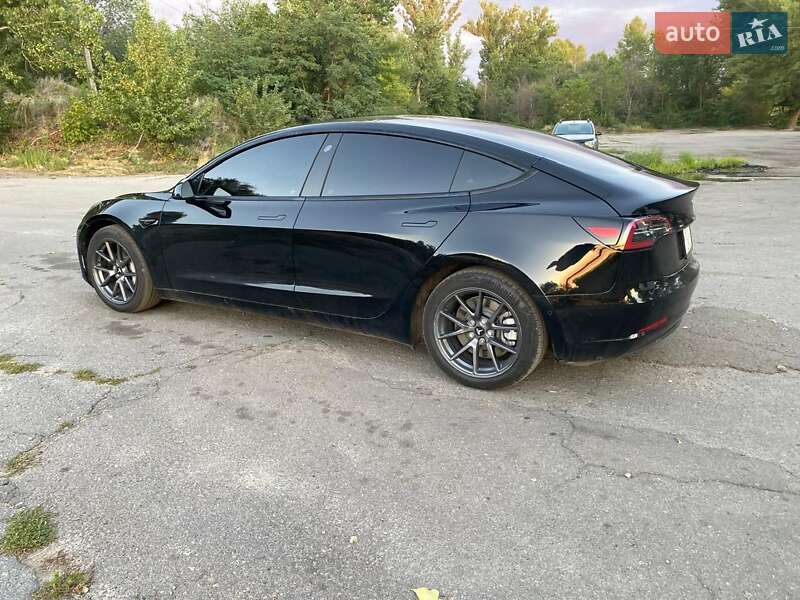 Седан Tesla Model 3 2022 в Кременчуге