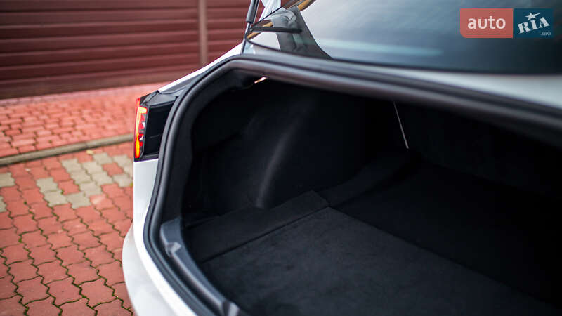 Седан Tesla Model 3 2019 в Черновцах фото 21 Седан Tesla Model 3 2019 в Черновцах