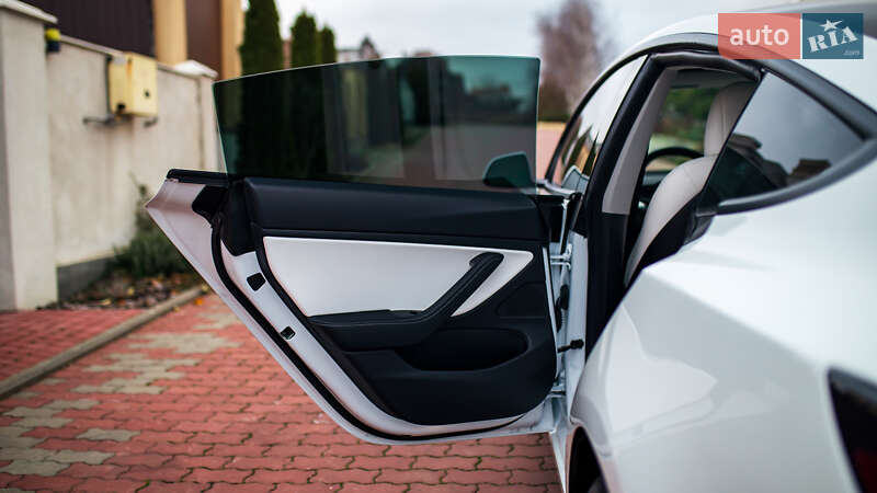 Седан Tesla Model 3 2019 в Черновцах фото 22 Седан Tesla Model 3 2019 в Черновцах