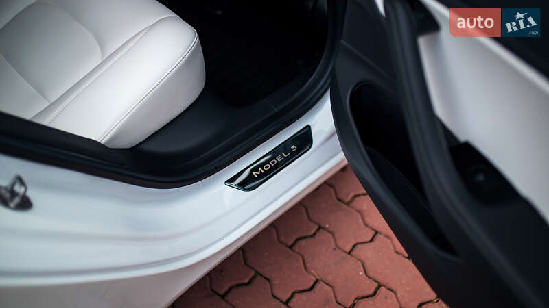 Седан Tesla Model 3 2019 в Черновцах фото 30 Седан Tesla Model 3 2019 в Черновцах