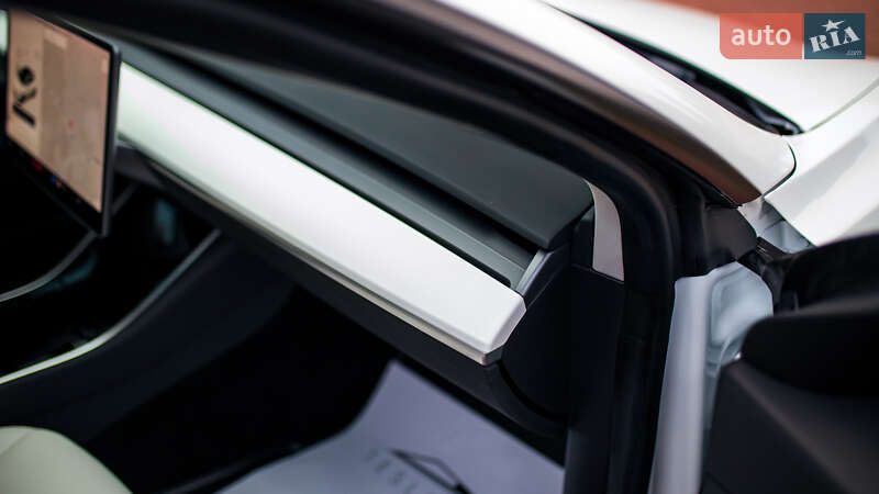 Седан Tesla Model 3 2019 в Черновцах фото 48 Седан Tesla Model 3 2019 в Черновцах