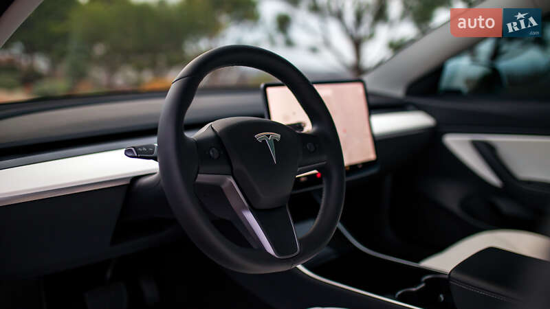 Седан Tesla Model 3 2019 в Черновцах фото 54 Седан Tesla Model 3 2019 в Черновцах