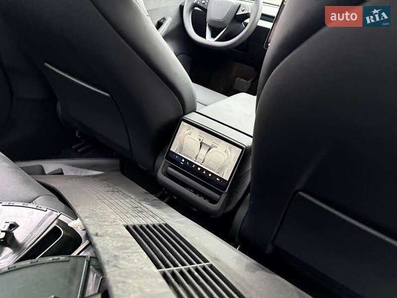 Седан Tesla Model 3 2025 в Тернополе фото 17 Седан Tesla Model 3 2025 в Тернополе