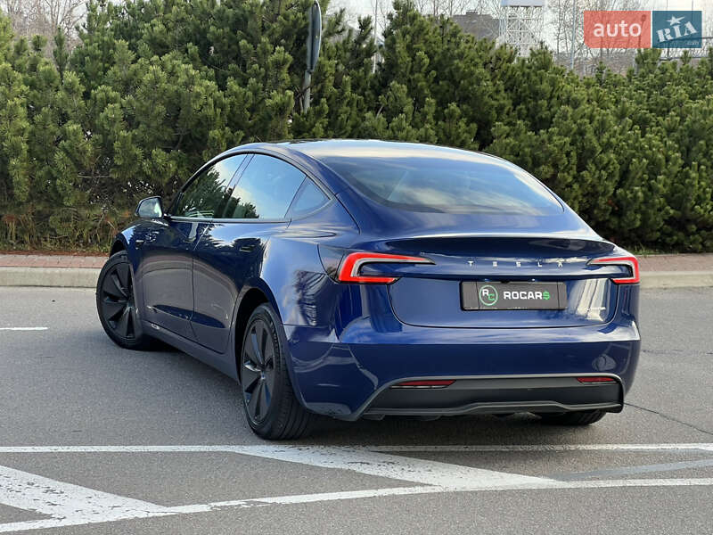 Седан Tesla Model 3 2024 в Киеве
