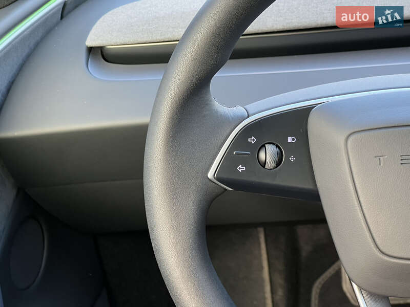 Седан Tesla Model 3 2024 в Киеве