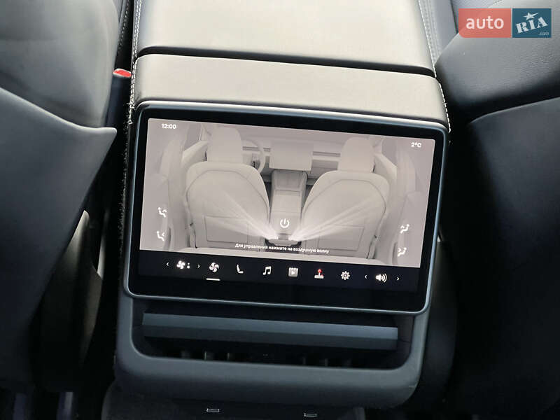 Седан Tesla Model 3 2024 в Киеве