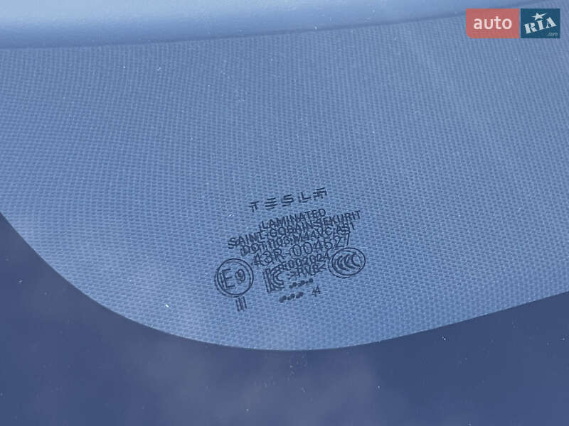 Седан Tesla Model 3 2024 в Киеве