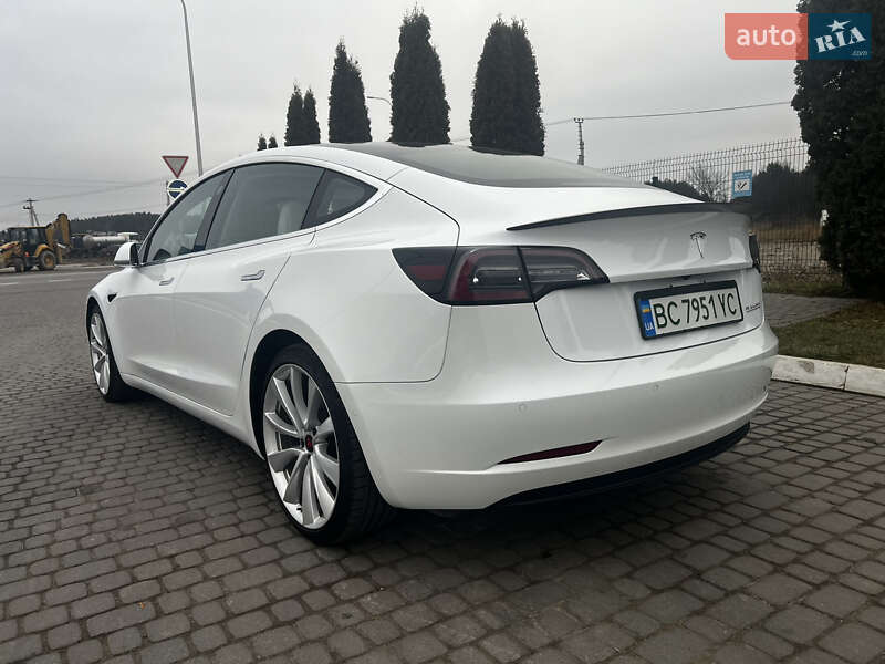 Седан Tesla Model 3 2018 в Львове фото 21 Седан Tesla Model 3 2018 в Львове