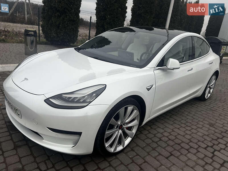 Седан Tesla Model 3 2018 в Львове фото 31 Седан Tesla Model 3 2018 в Львове
