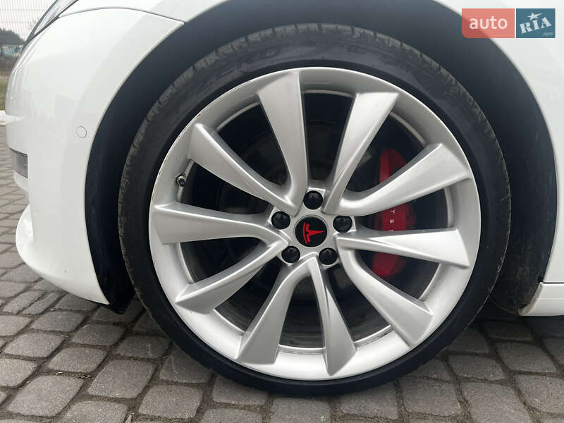 Седан Tesla Model 3 2018 в Львове фото 38 Седан Tesla Model 3 2018 в Львове