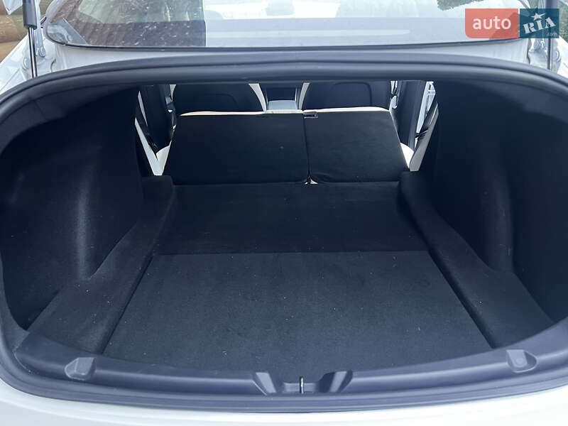 Седан Tesla Model 3 2018 в Львове фото 46 Седан Tesla Model 3 2018 в Львове