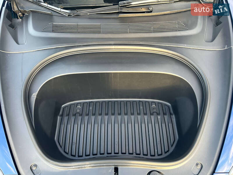Седан Tesla Model 3 2024 в Киеве фото 26 Седан Tesla Model 3 2024 в Киеве