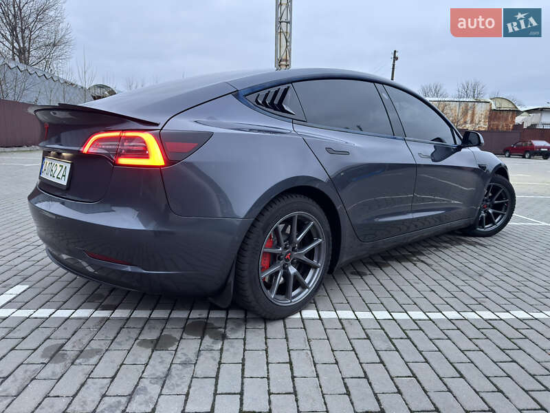 Седан Tesla Model 3 2021 в Черкасах фото Седан Tesla Model 3 2021 в Черкасах