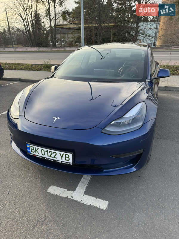 Tesla Model 3 2022