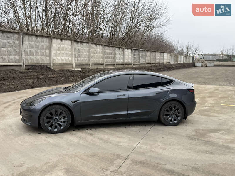 Седан Tesla Model 3 2018 в Золотоноше