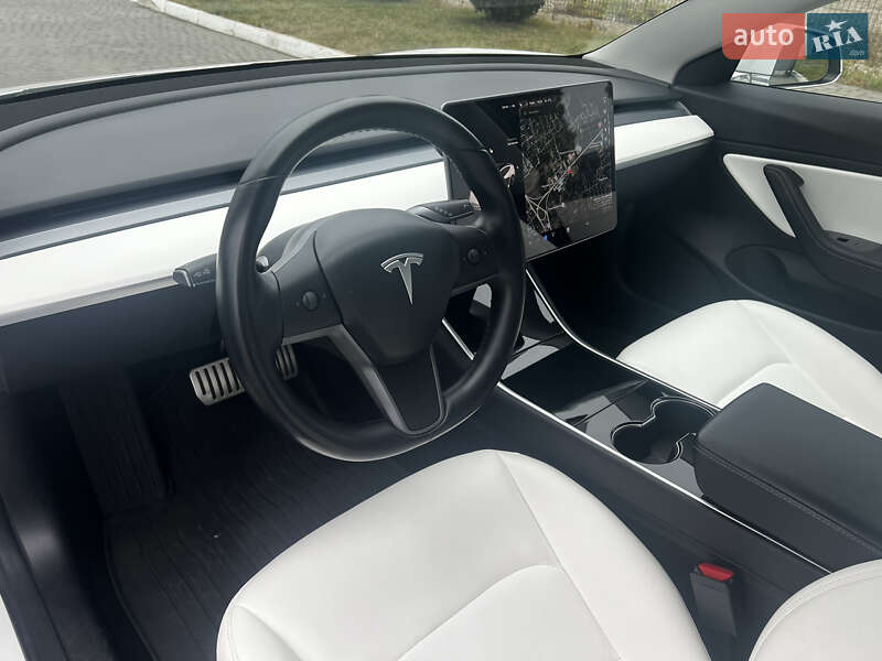 Седан Tesla Model 3 2018 в Львове фото 56 Седан Tesla Model 3 2018 в Львове