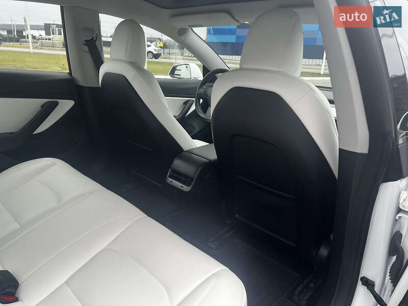 Седан Tesla Model 3 2018 в Львове фото 75 Седан Tesla Model 3 2018 в Львове