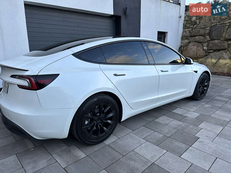 Седан Tesla Model 3 2024 в Киеве фото 12 Седан Tesla Model 3 2024 в Киеве