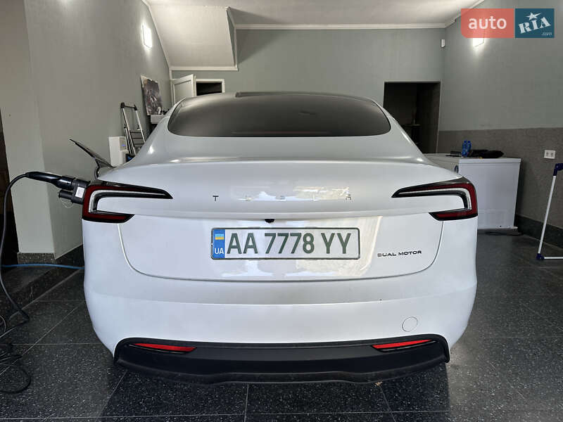 Седан Tesla Model 3 2024 в Киеве фото 22 Седан Tesla Model 3 2024 в Киеве