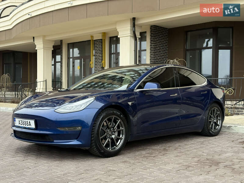 Седан Tesla Model 3 2020 в Киеве фото 4 Седан Tesla Model 3 2020 в Киеве