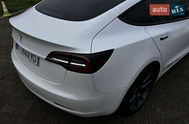 Седан Tesla Model 3 2022 в Кагарлыке