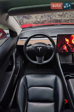 Седан Tesla Model 3 2018 в Одесі