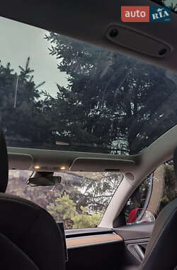 Седан Tesla Model 3 2018 в Одесі