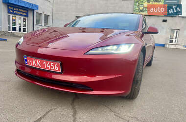 Седан Tesla Model 3 2024 в Чернігові