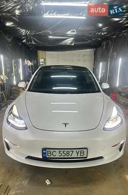 Седан Tesla Model 3 2022 в Львові