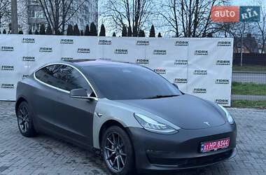 Седан Tesla Model 3 2018 в Луцке