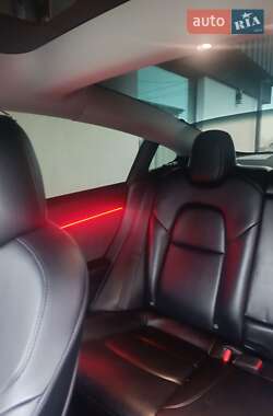 Седан Tesla Model 3 2022 в Стрые