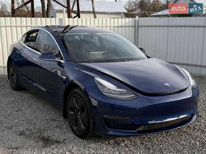 Седан Tesla Model 3 2019 в Дрогобичі