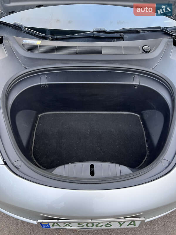 Седан Tesla Model 3 2018 в Харькове