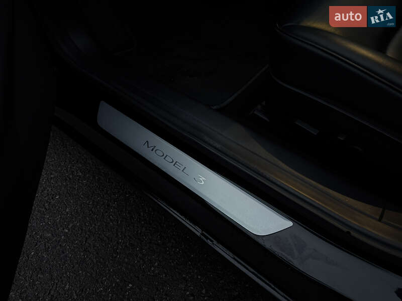 Седан Tesla Model 3 2019 в Тернополе фото 41 Седан Tesla Model 3 2019 в Тернополе