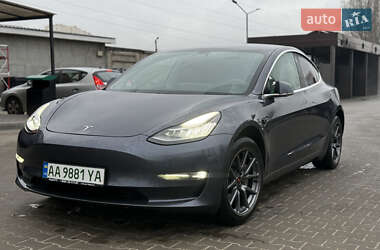 Седан Tesla Model 3 2019 в Киеве