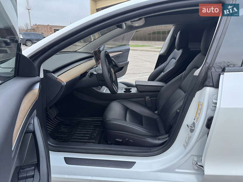 Седан Tesla Model 3 2022 в Запоріжжі