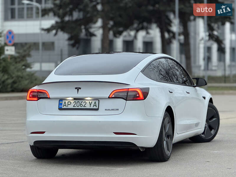 Седан Tesla Model 3 2022 в Запоріжжі