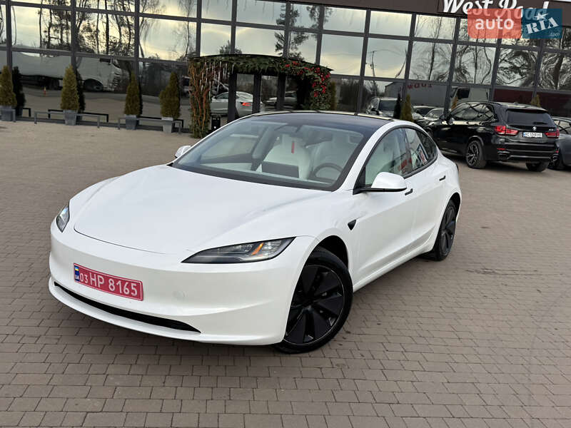 Седан Tesla Model 3 2025 в Луцке