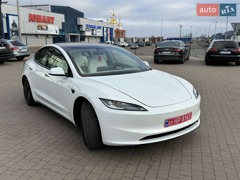 Седан Tesla Model 3 2025 в Луцке