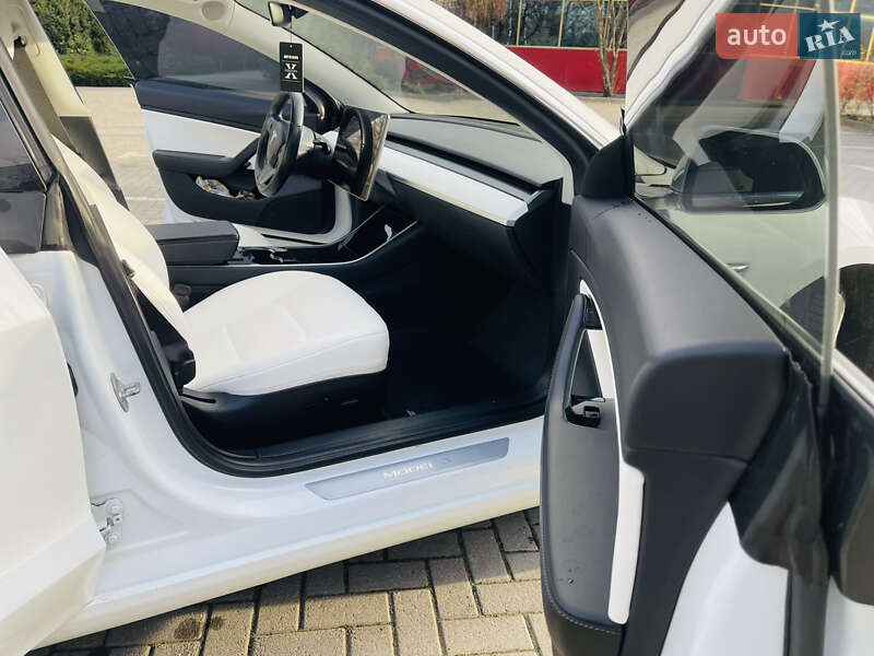 Седан Tesla Model 3 2018 в Харькове фото 20 Седан Tesla Model 3 2018 в Харькове