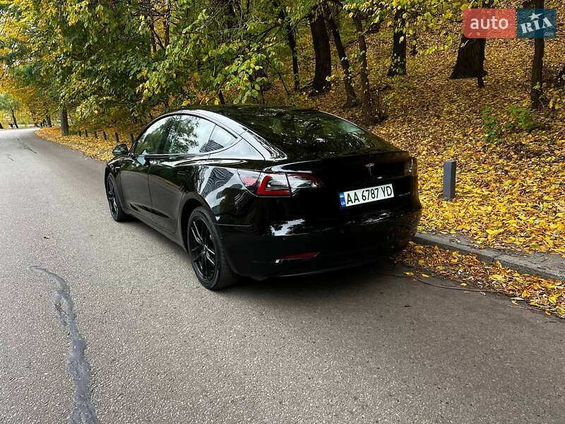Седан Tesla Model 3 2019 в Киеве