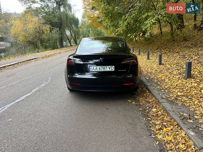Седан Tesla Model 3 2019 в Киеве