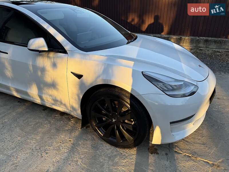Седан Tesla Model 3 2020 в Ковеле