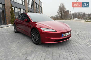 Седан Tesla Model 3 2024 в Вінниці