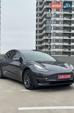 Седан Tesla Model 3 2020 в Києві