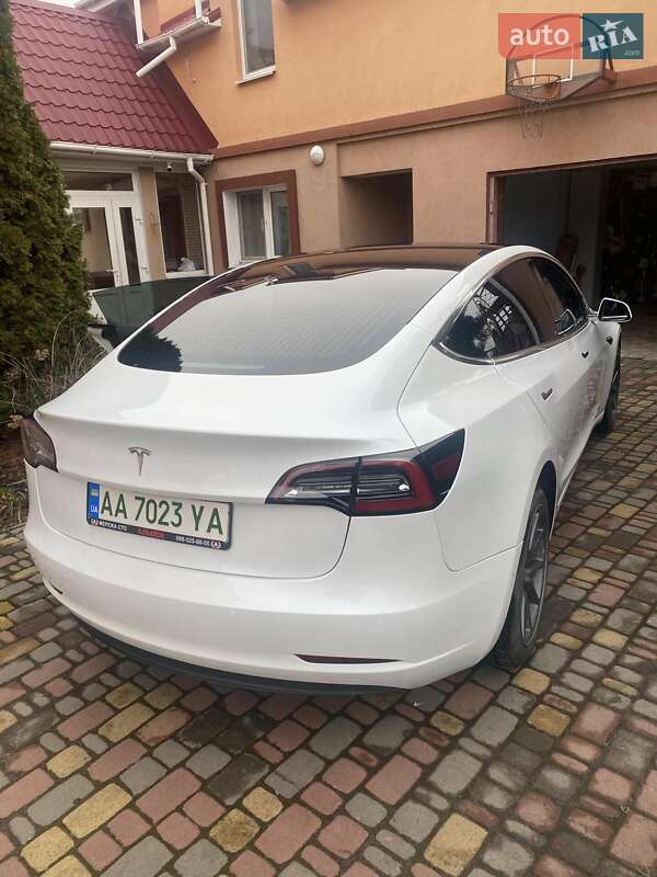 Седан Tesla Model 3 2020 в Киеве фото 9 Седан Tesla Model 3 2020 в Киеве