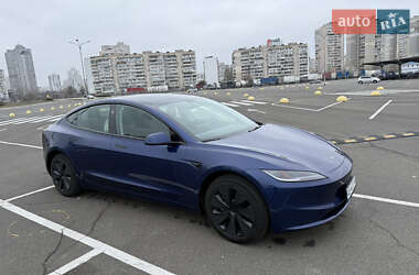 Седан Tesla Model 3 2025 в Киеве