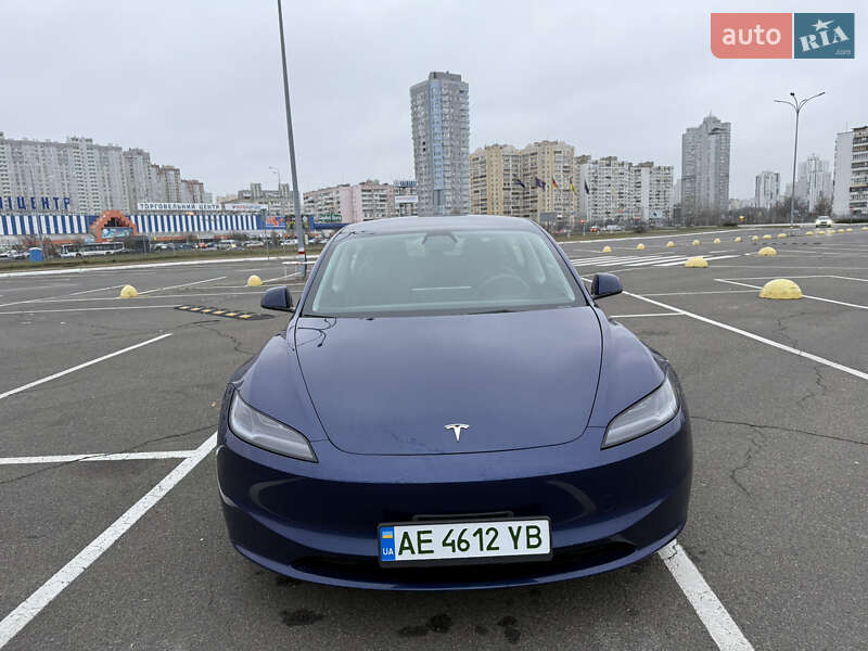 Седан Tesla Model 3 2025 в Киеве фото 3 Седан Tesla Model 3 2025 в Киеве