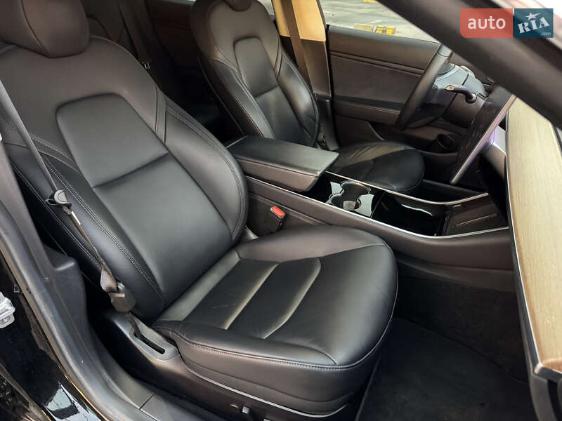 Седан Tesla Model 3 2019 в Львове фото 20 Седан Tesla Model 3 2019 в Львове