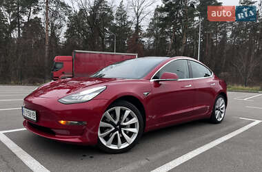 Седан Tesla Model 3 2019 в Киеве